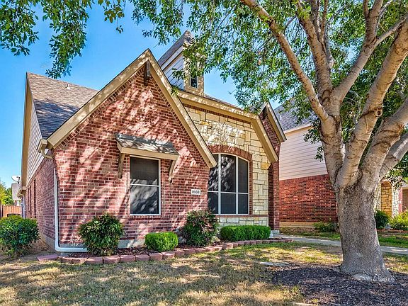 3rd image of 8933 Holliday Ln