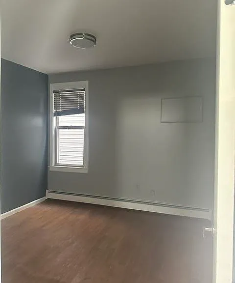 918 Broadway — Photo 6