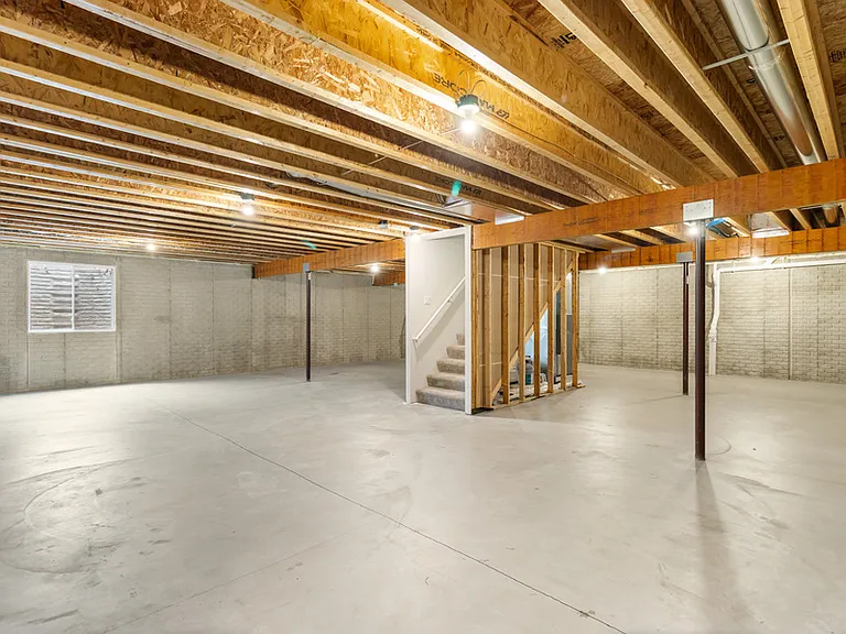 265 Farmstead Dr — Photo 19
