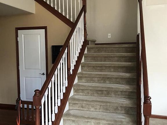 3rd image of 1507 Daffodil Ave NE