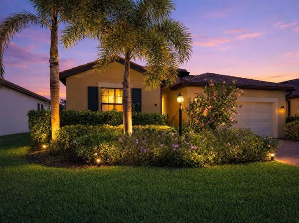 10221 Loch Lomond Dr, Bradenton, FL 34211