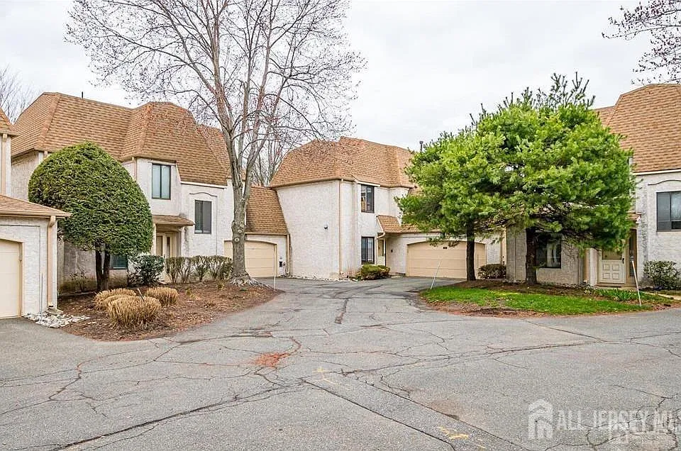 71 Park Gate Dr