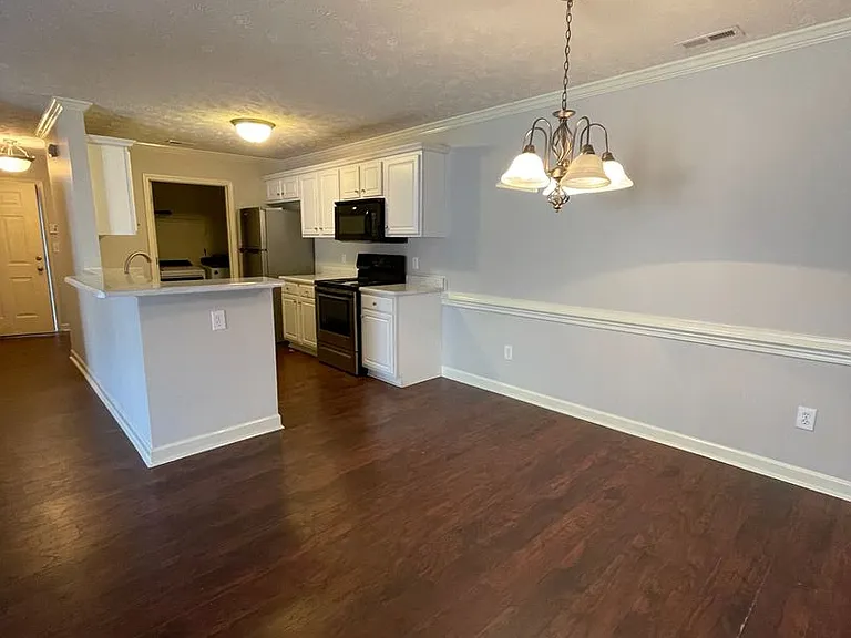 1761 Renwick Dr #101 — Photo 3