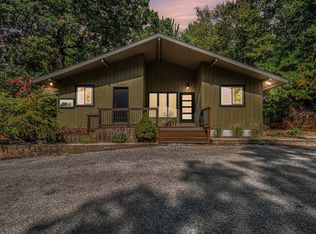 1425 Cramton Ave NE, Ada, MI 49301