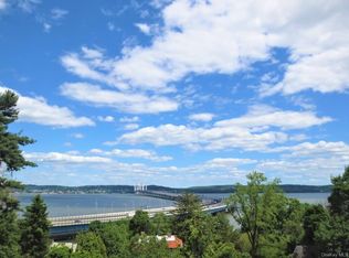 4 Hawthorne Pl, Nyack, NY 10960