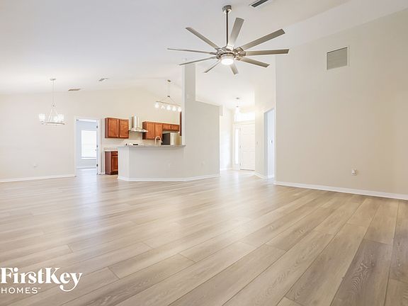 3rd image of 2867 Edgar Ave