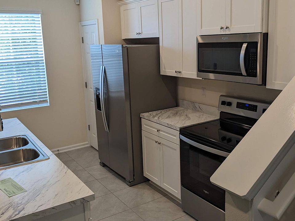 1st image of 66 Whispering Brook Dr