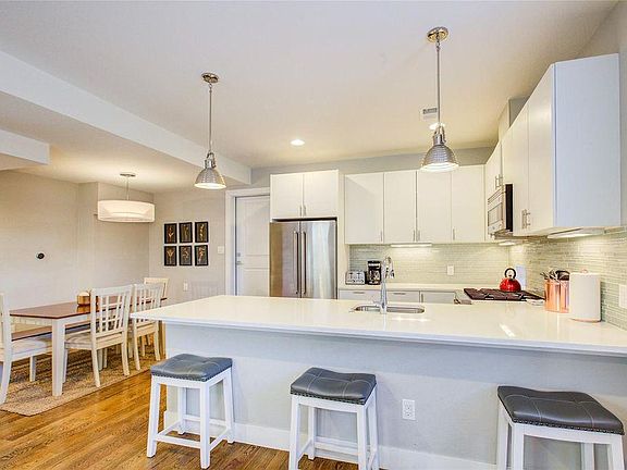 Eat in kitchen