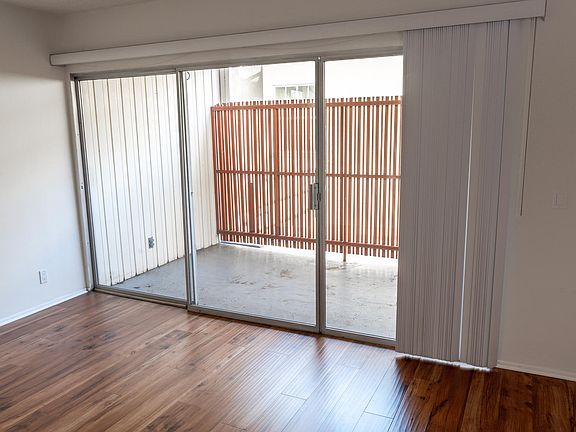 2nd image of 1060 20th St APT 6