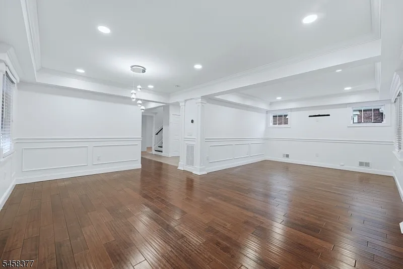 3 bed, 3.0 bath, $5,300 — Photo 4