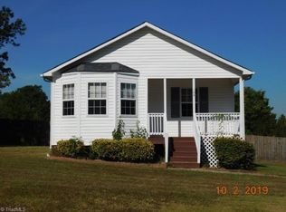 104 Poplar Ln, Thomasville, NC 27360