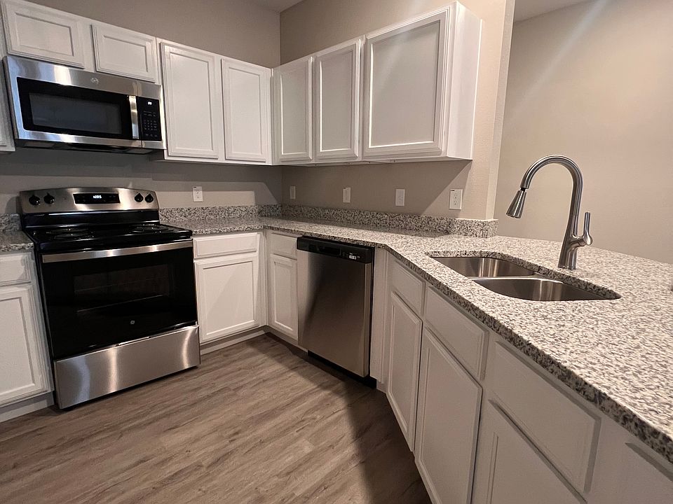 1st image of 2109 Auburndale Ave #814