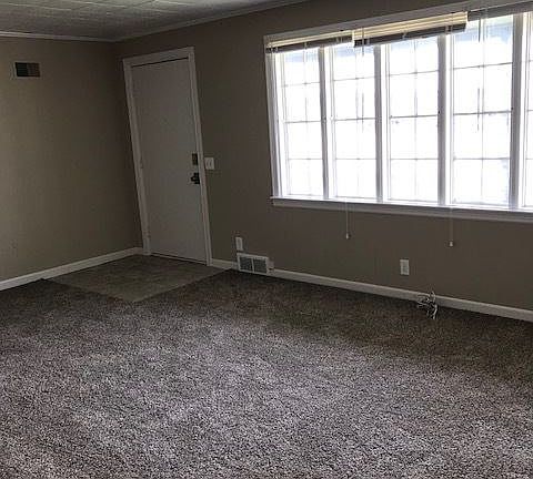 3rd image of 111 N Broadway St #Oak