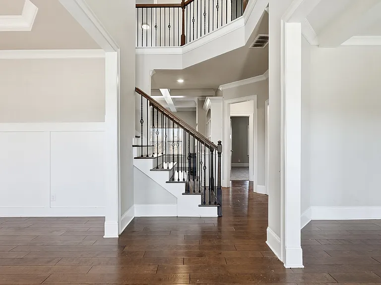 4582 Wellesley Dr — Photo 4