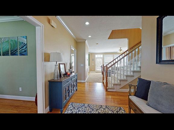 2nd image of 9446 Hickory Knoll Ln
