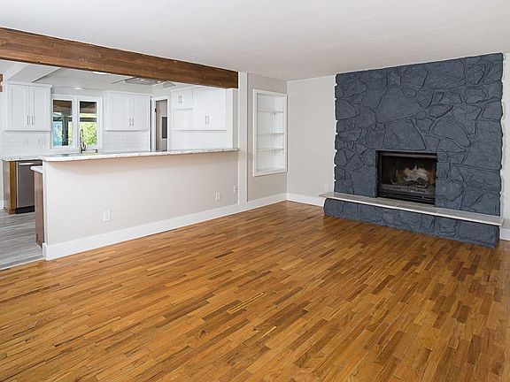 2nd image of 204 19th St W