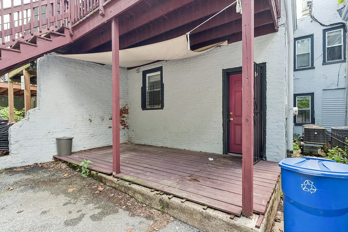 Building Photo - 4159 Ridge Ave #1F