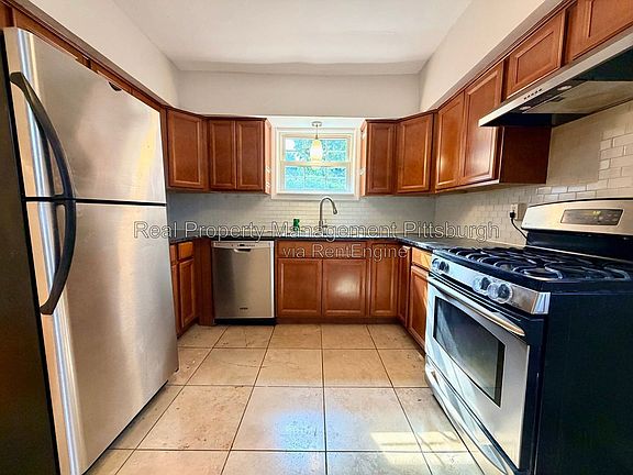 4th image of 113 Bayard Pl