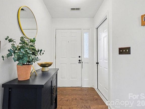 4th image of 2540 Dalston Ln