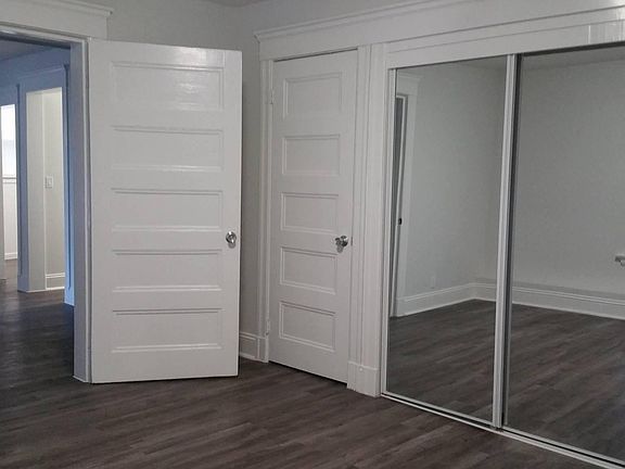 4th image of 900 Oak St APT 2