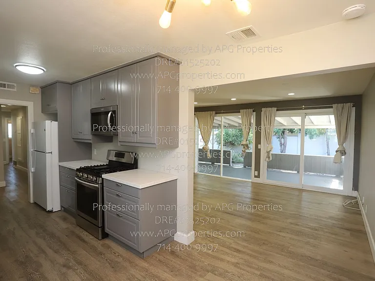 11242 Dallas Dr — Photo 3
