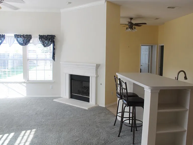 1556 Bastrop Dr — Photo 17