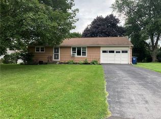 101 Charles Dr, Camillus, NY 13031
