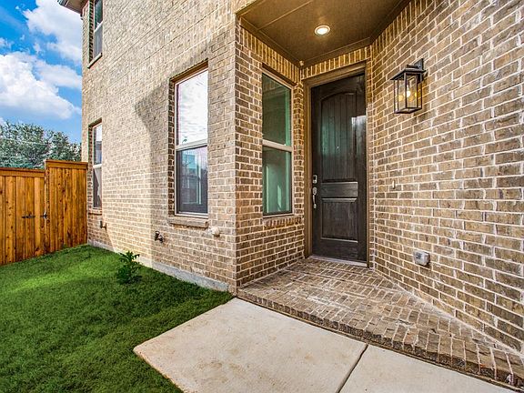 5th image of 2940 Galveston St