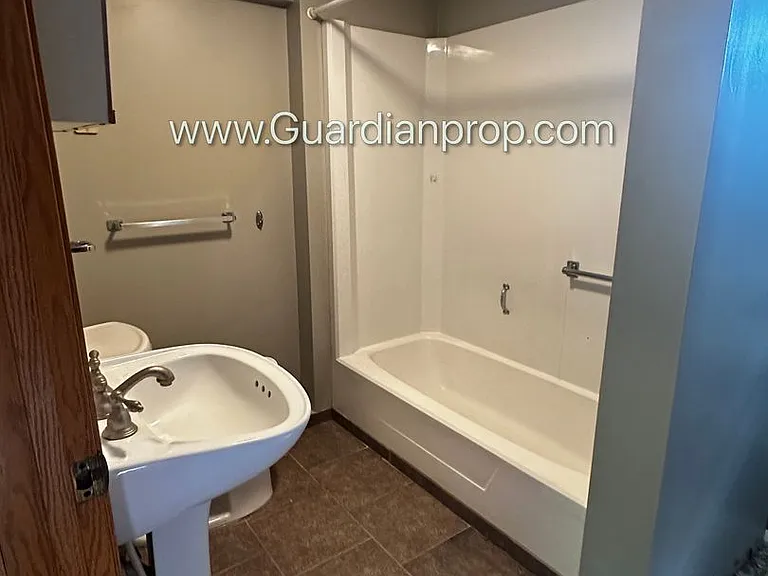4104 Highwood Rd — Photo 18
