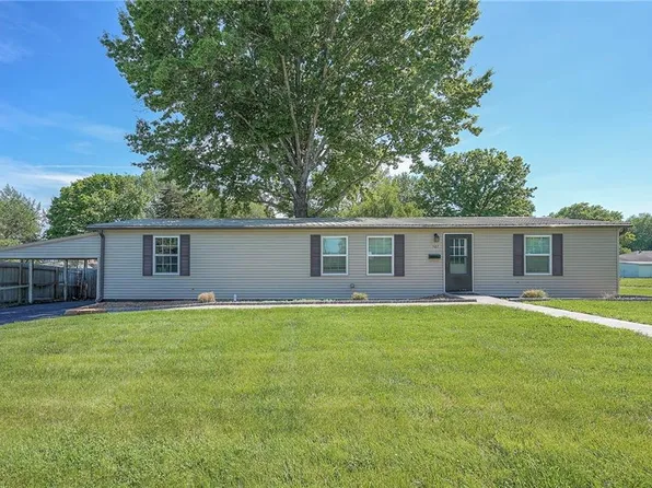 507 W 26th St, Higginsville, MO 64037