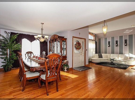 4th image of 15317 Graceland Dr
