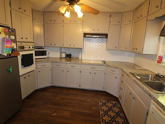 4th image of 811 Miller St