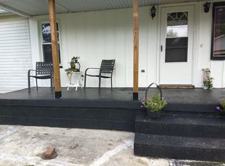 290 Francis Dr, Hillsville, PA 16132