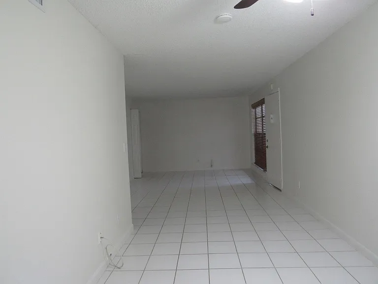 2110 SE Edler Dr — Photo 4