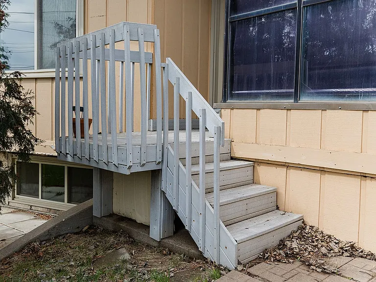 601 W Interstate Ave — Photo 51
