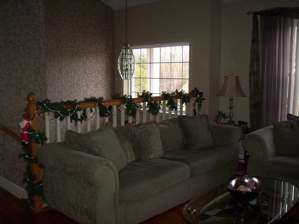2nd image of 11 Jasmine Ln
