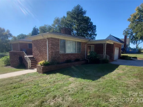 4301 Gibbon Rd, Charlotte, NC 28269