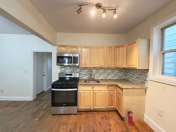 4th image of 16 Columbia Ave #1