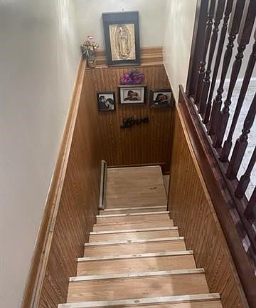 4th image of 2418 Dewey St