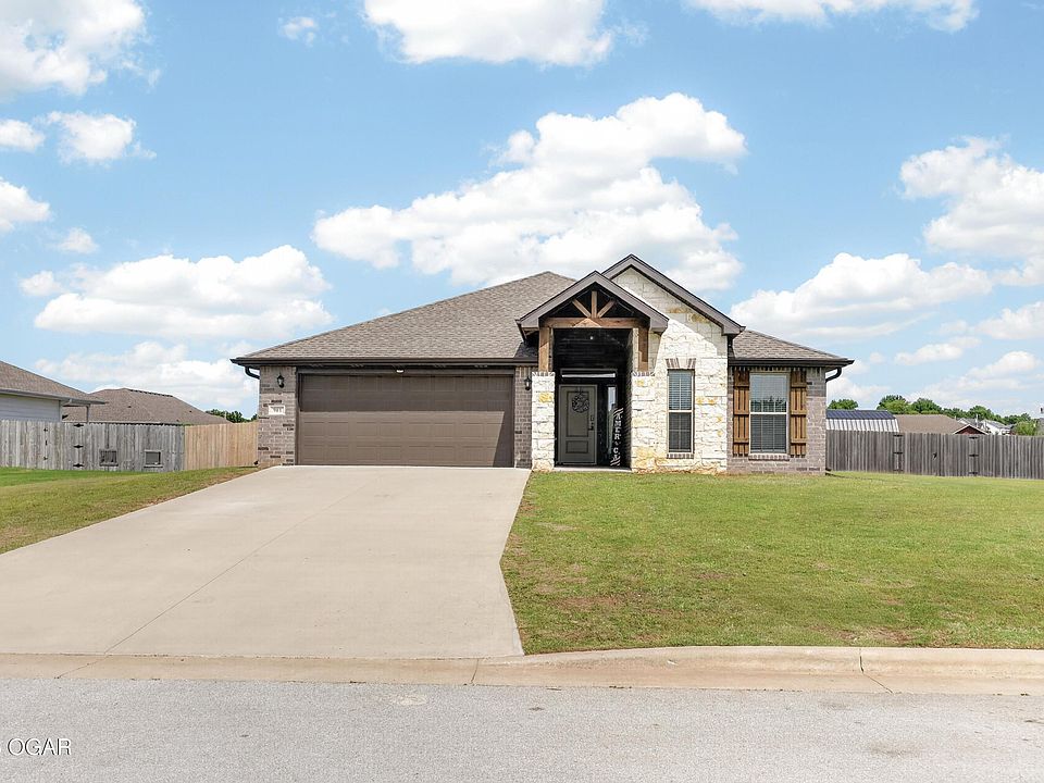 1st image of 901 Delaney Dr