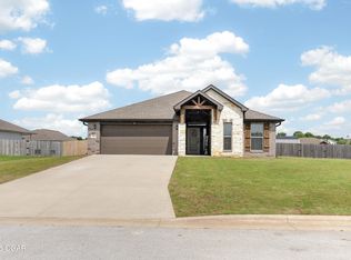 901 Delaney Dr, Carl Junction, MO 64834