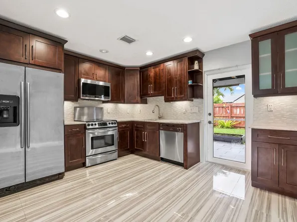 4805 NW 27th Way, Tamarac, FL 33309