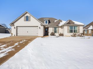 97 Small Oak Dr, Three Way, TN 38343