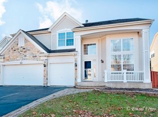 12 Litchfield Ct, Lake In The Hills, IL 60156