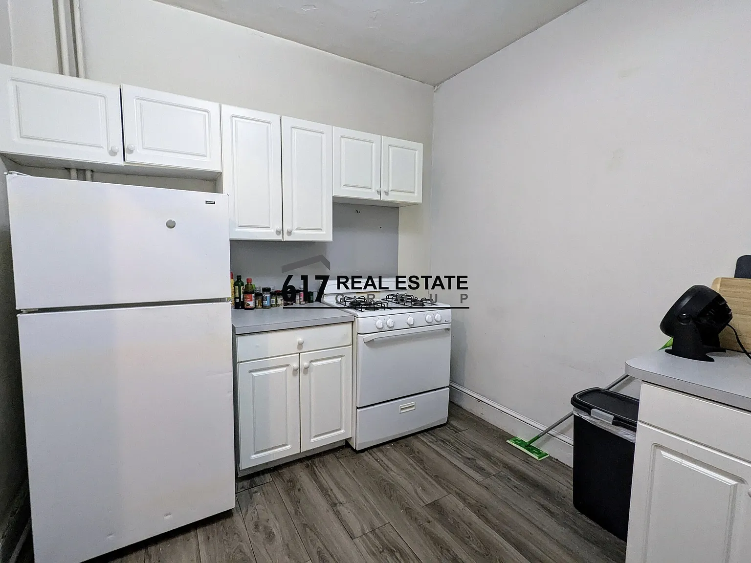 3 bed, 1100 sqft, $4,750 — Photo 3