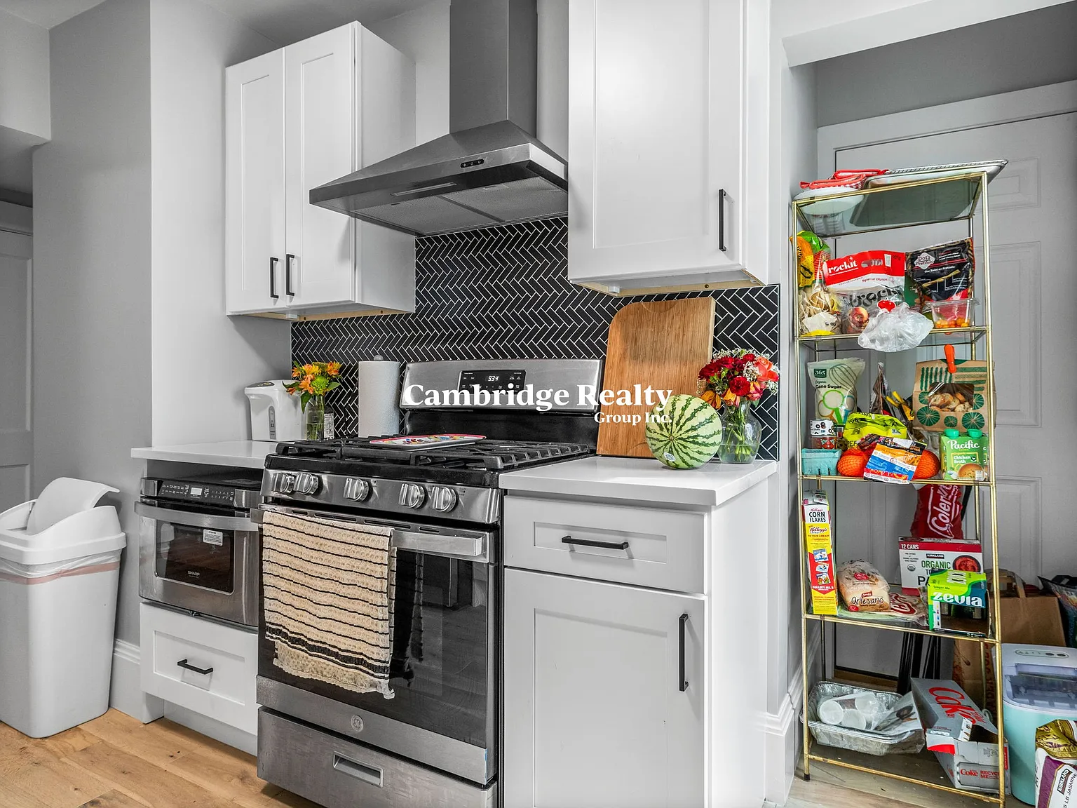 5 bed, 2.0 bath, $6,500 — Photo 3