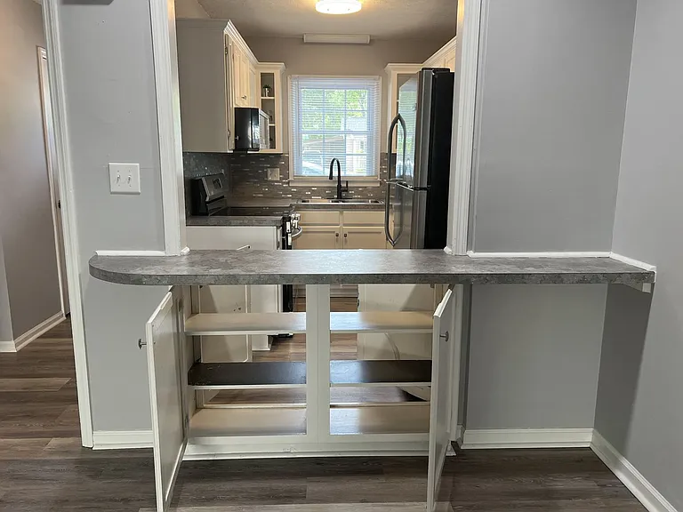3400 N Oak St #5 — Photo 8