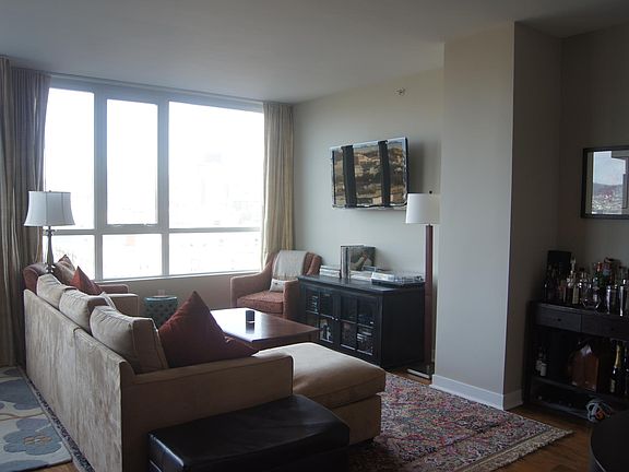 4th image of 300 Berry St Unit 1111