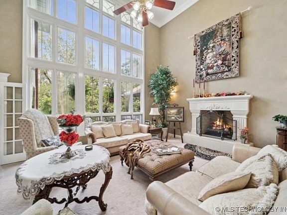 3rd image of 1115 Renaissance Dr