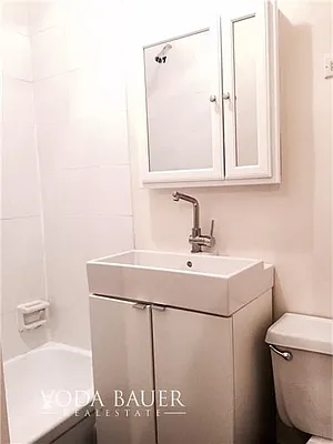 Rented by Voda Bauer Real Estate | media 20